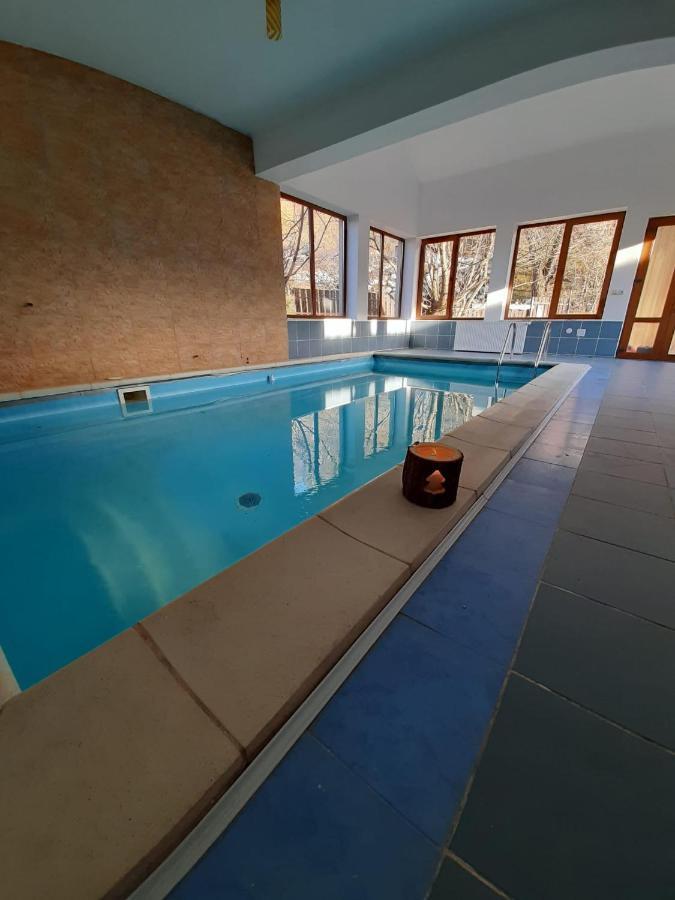 בראן Pensiunea Montan Din Bran,Sat Simon Spa Indoor מראה חיצוני תמונה