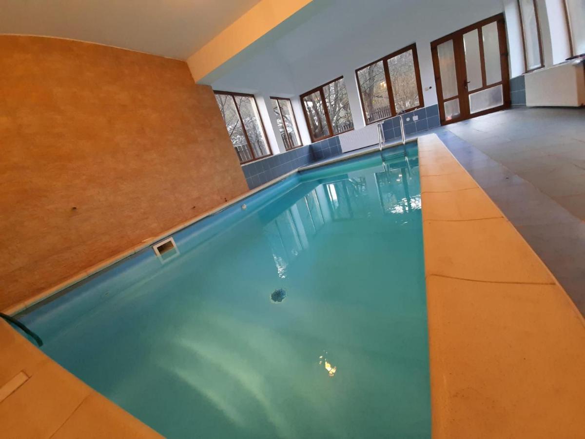 בראן Pensiunea Montan Din Bran,Sat Simon Spa Indoor מראה חיצוני תמונה