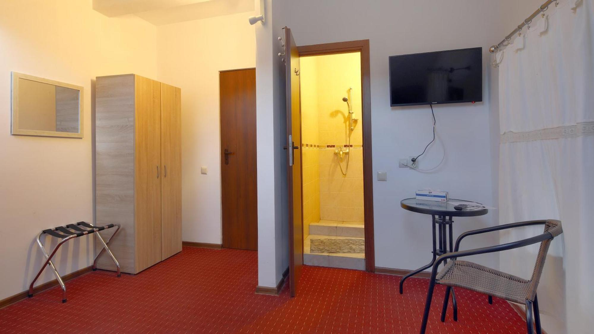בראן Pensiunea Montan Din Bran,Sat Simon Spa Indoor מראה חיצוני תמונה